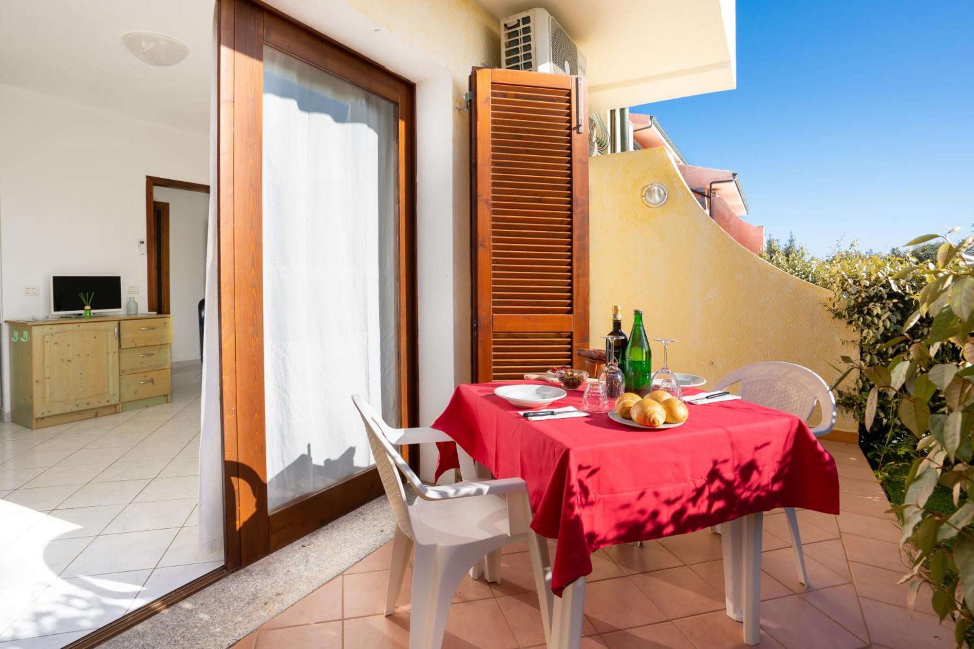 Il Borgo Di Badesi Aparthotel Exterior photo