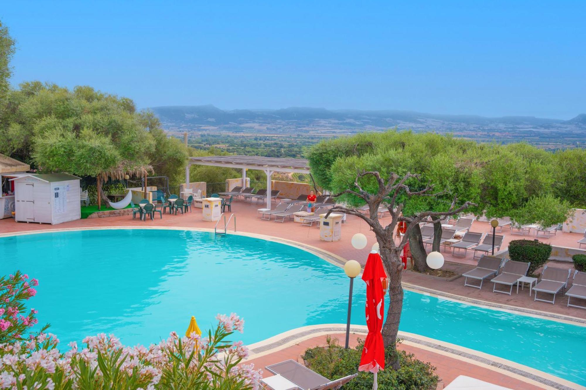 Il Borgo Di Badesi Aparthotel Exterior photo