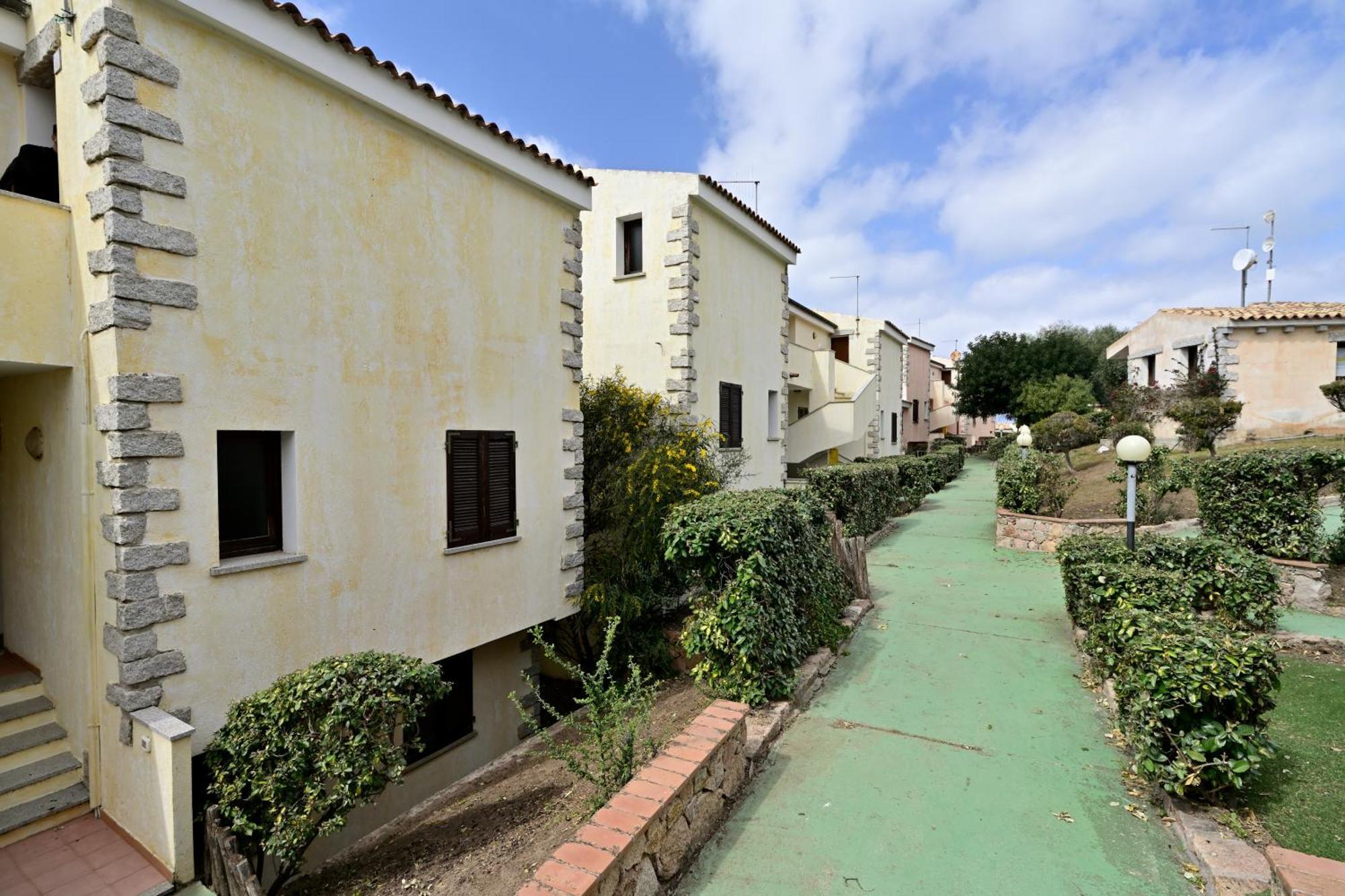 Il Borgo Di Badesi Aparthotel Exterior photo